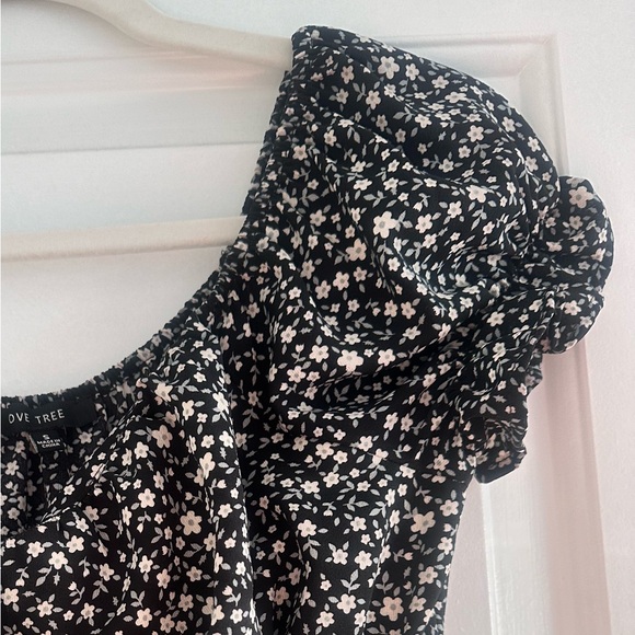 M Boutique Navy Short Romper with White Flowers, size small (never been worn) - Picture 10 of 10